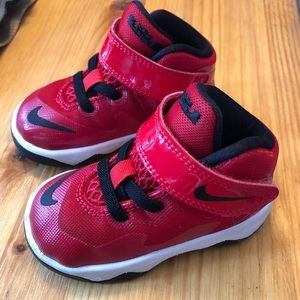 Nike labron boys size 5